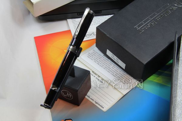 威廉亨利F8-1018K金头钢笔 威廉亨利F8-1018K金头钢笔