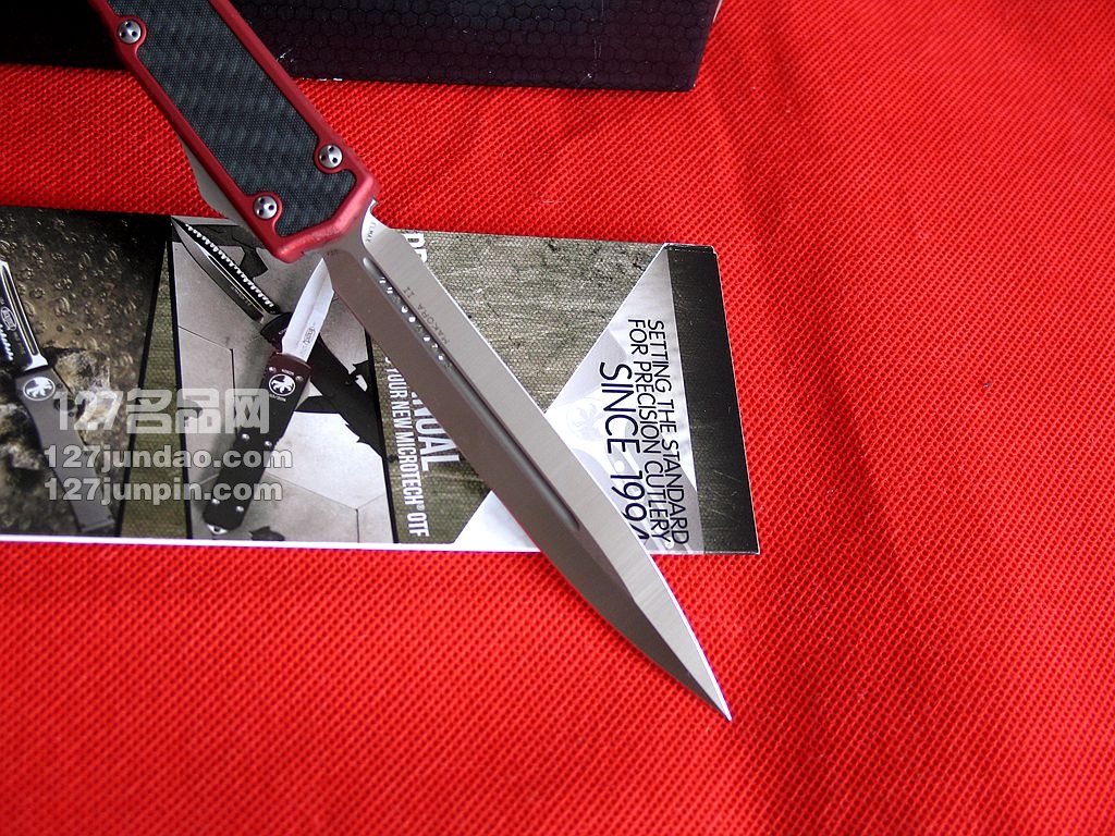 美国微技术 MICROTECH 106火红圣蚂蚁II代碳纤维镶嵌柄军刀